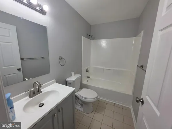 $1,900 | 611 Artisan Street, Trenton, NJ 08618