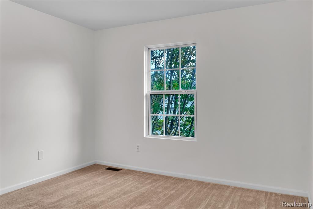 2178 Lagoon Drive Rochester Hills, MI 48309 - Photo 28 of 38