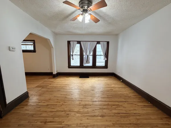 $1,875 | 1030 Reaney Avenue East, Unit 1, St. Paul, MN 55106