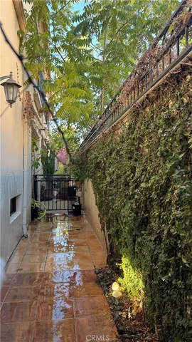 $1,050,000 | 856 South Marengo Avenue, Unit 7, Pasadena, CA 91106