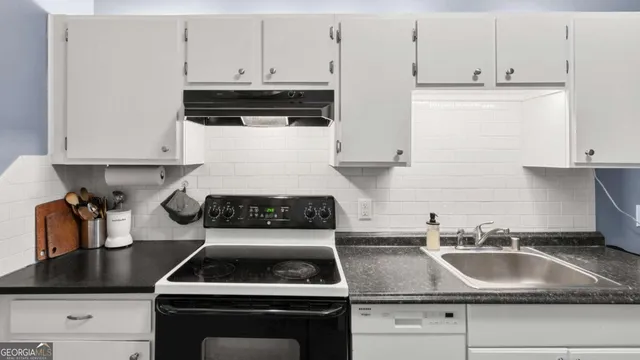 $795,000 | 534 East Waldburg Street, Savannah, GA 31401