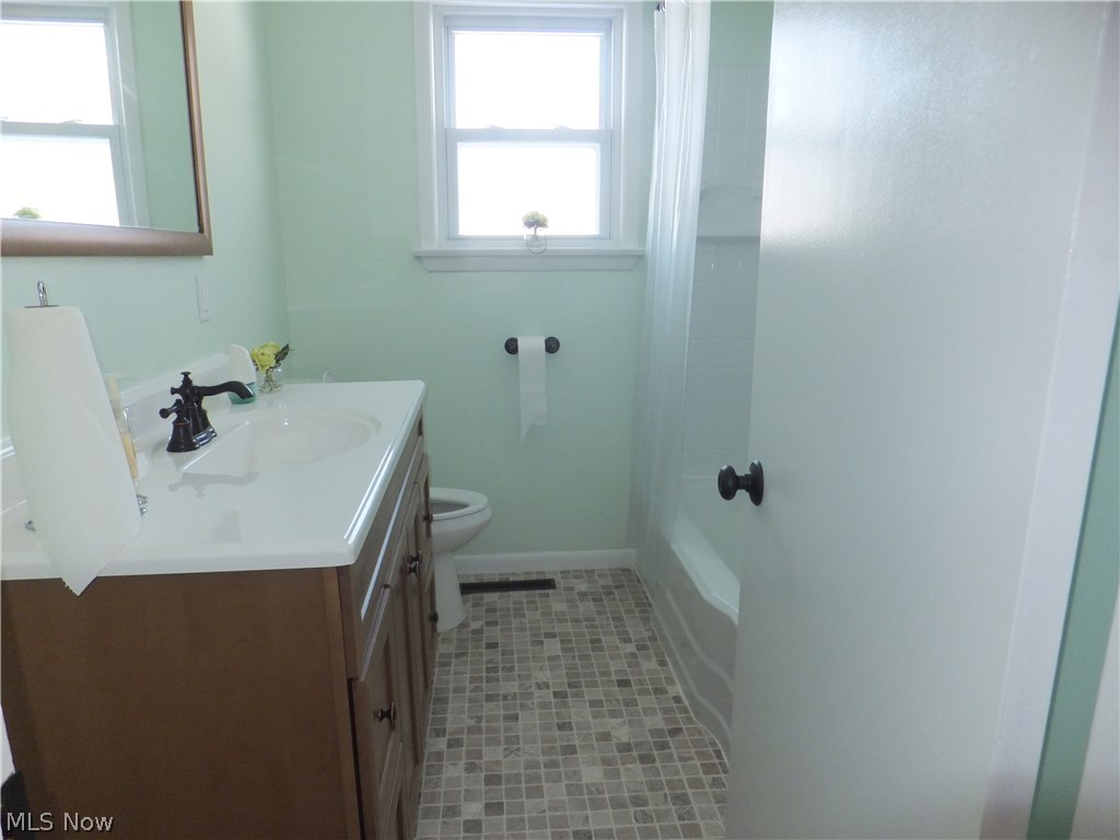 4260 West Sprague Road Cleveland, OH 44134 - Photo 13 of 23 Gallery Image 13