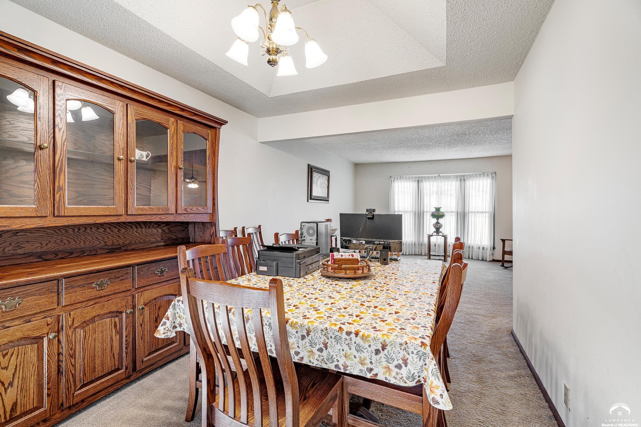 8636 Cedar Niles Road Lenexa, KS 66227 - Photo 12 of 56