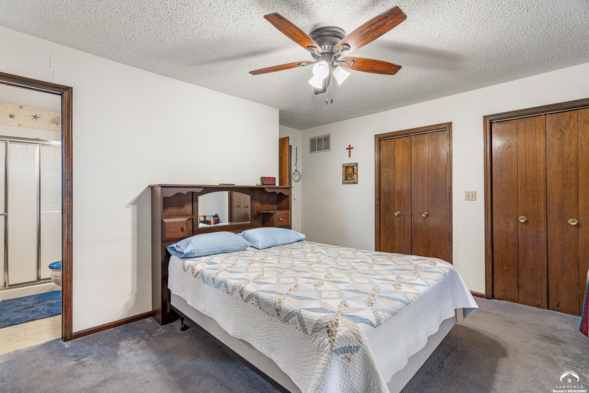 8636 Cedar Niles Road Lenexa, KS 66227 - Photo 16 of 56