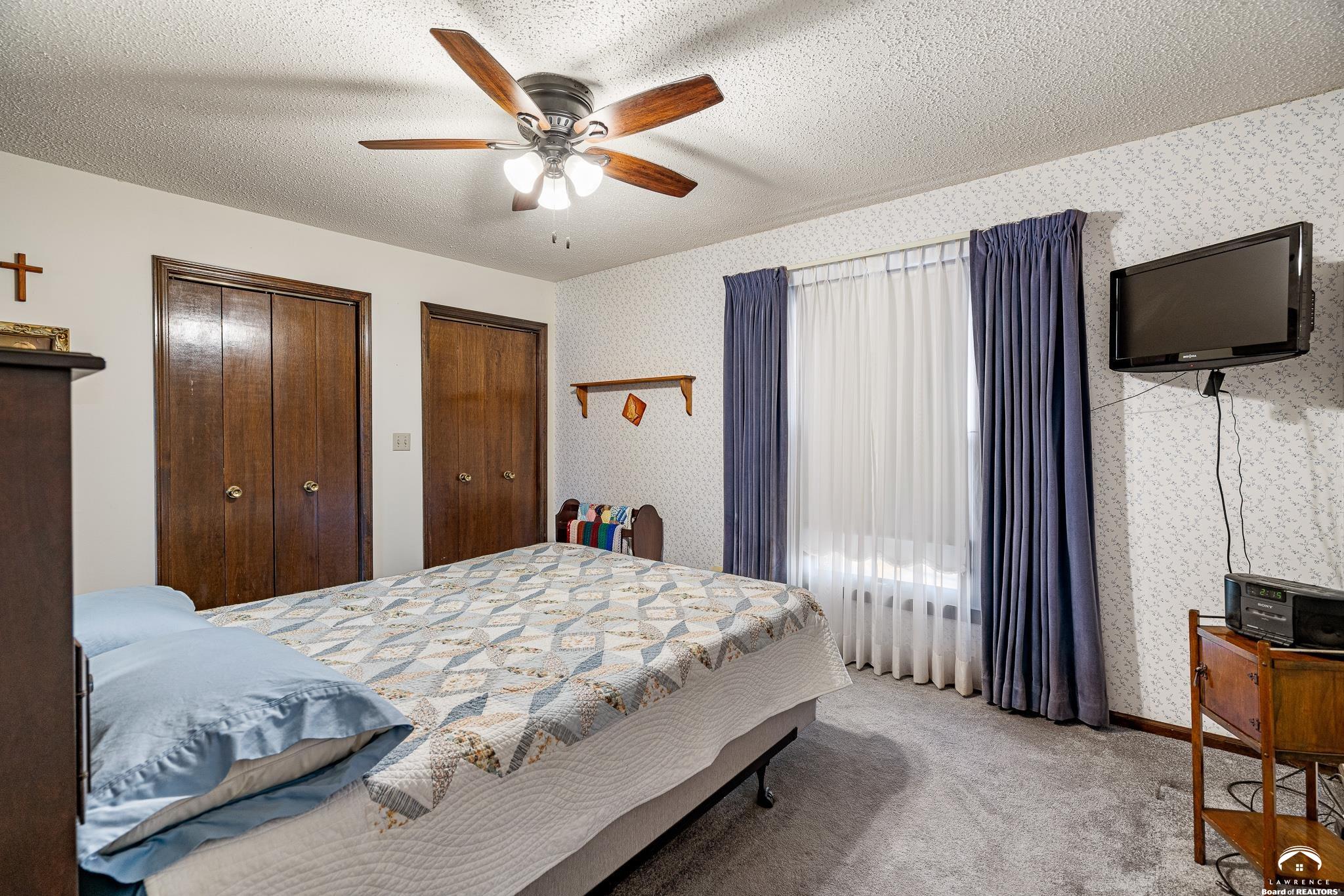 8636 Cedar Niles Road Lenexa, KS 66227 - Photo 17 of 56