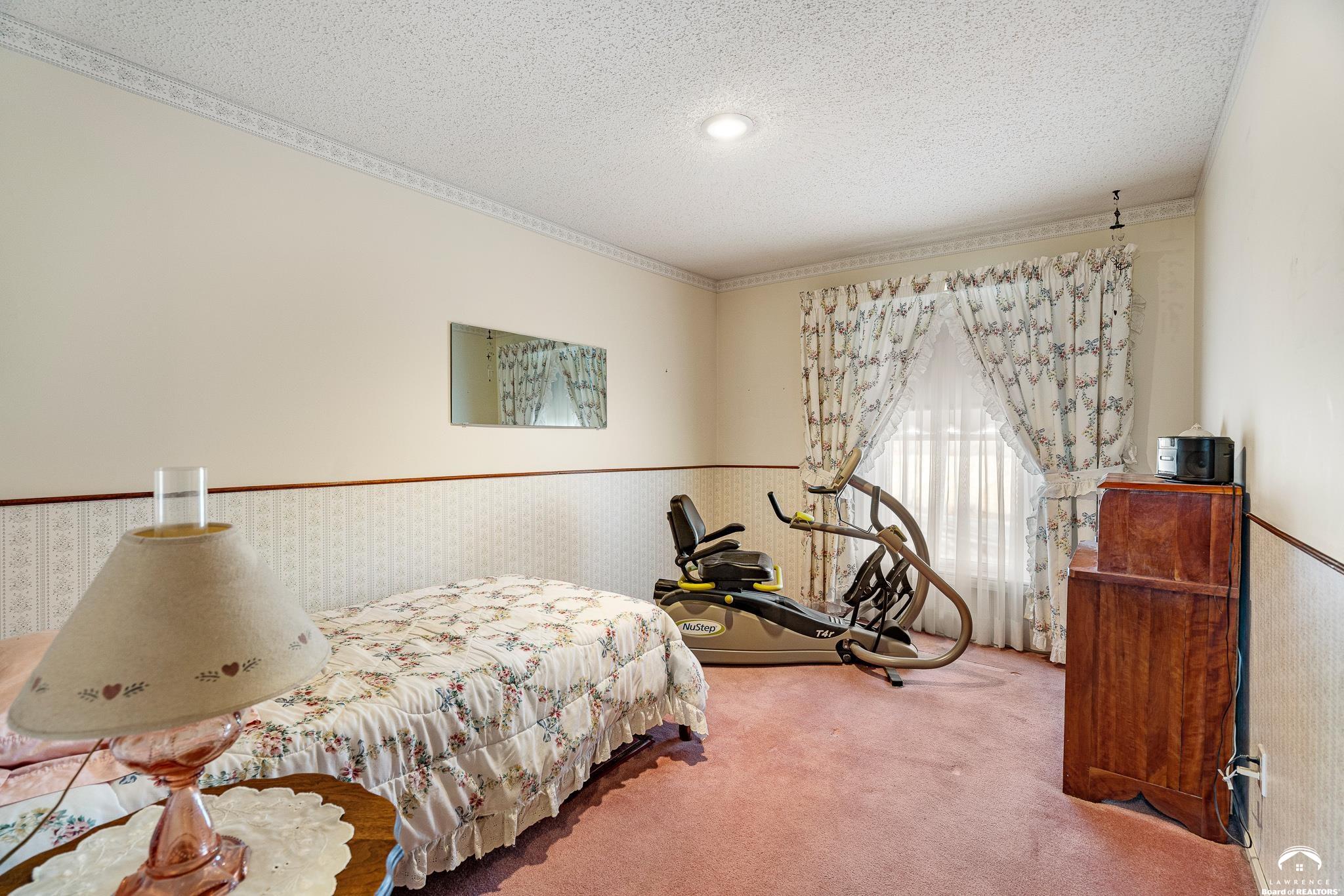 8636 Cedar Niles Road Lenexa, KS 66227 - Photo 19 of 56