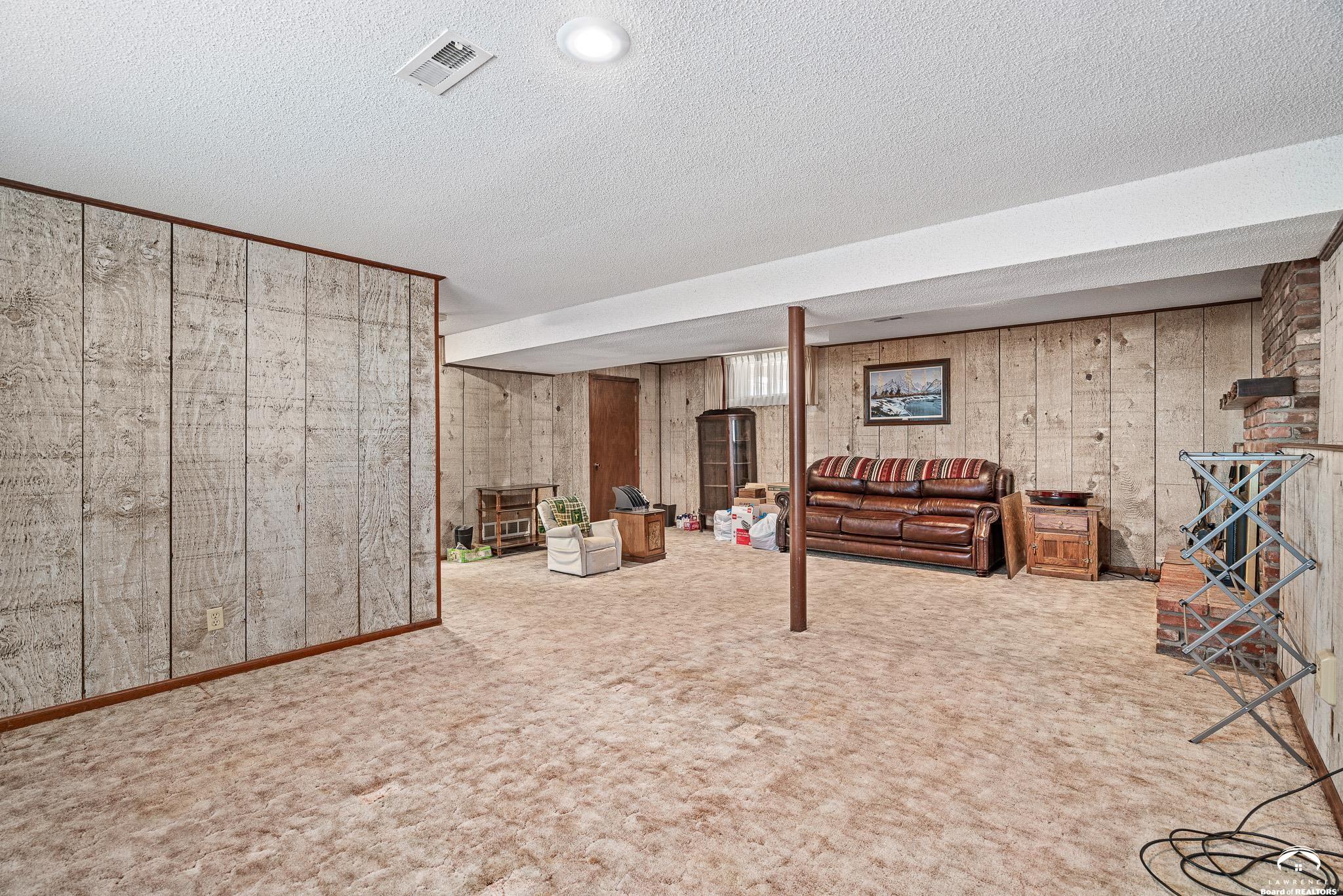 8636 Cedar Niles Road Lenexa, KS 66227 - Photo 26 of 56