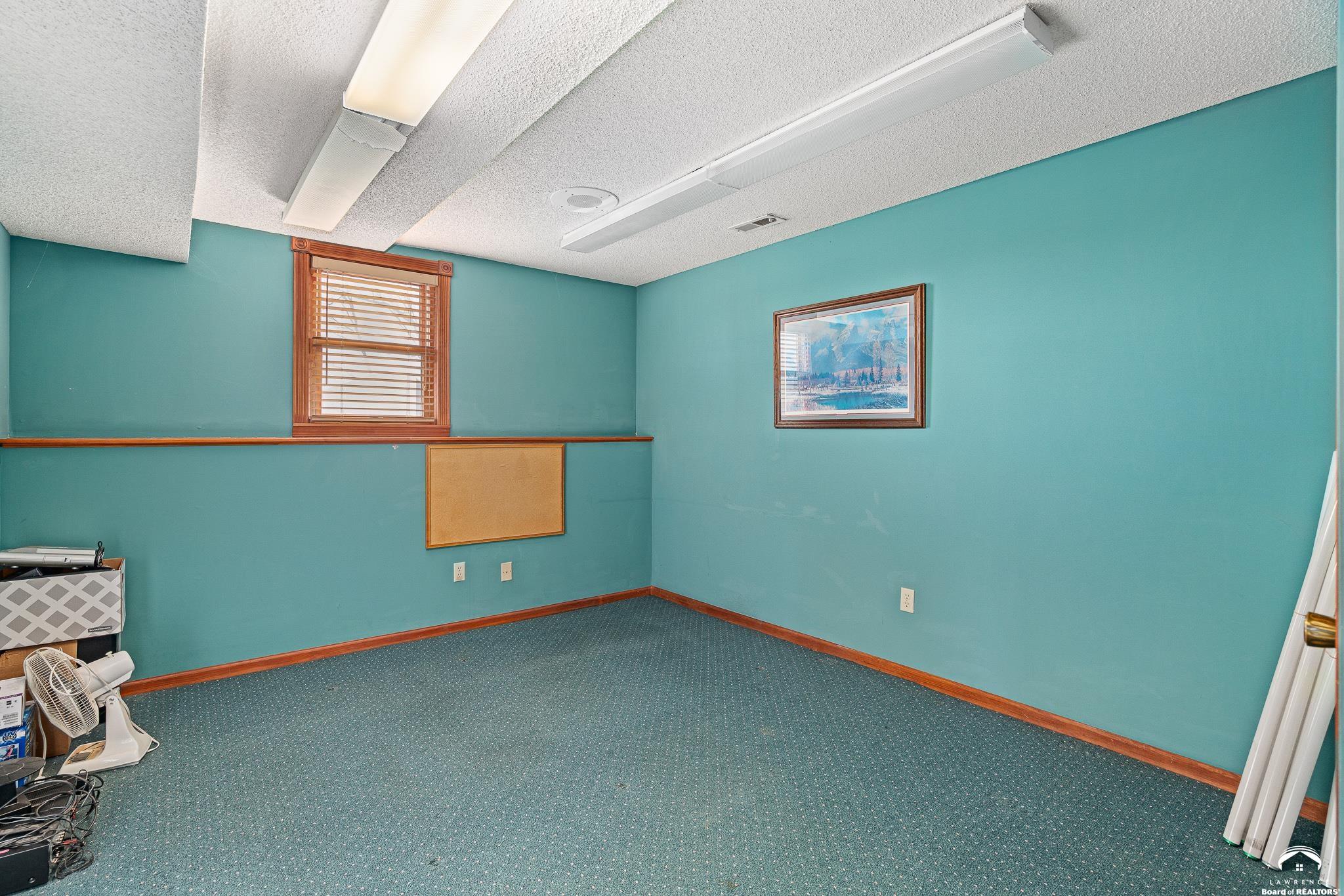 8636 Cedar Niles Road Lenexa, KS 66227 - Photo 31 of 56