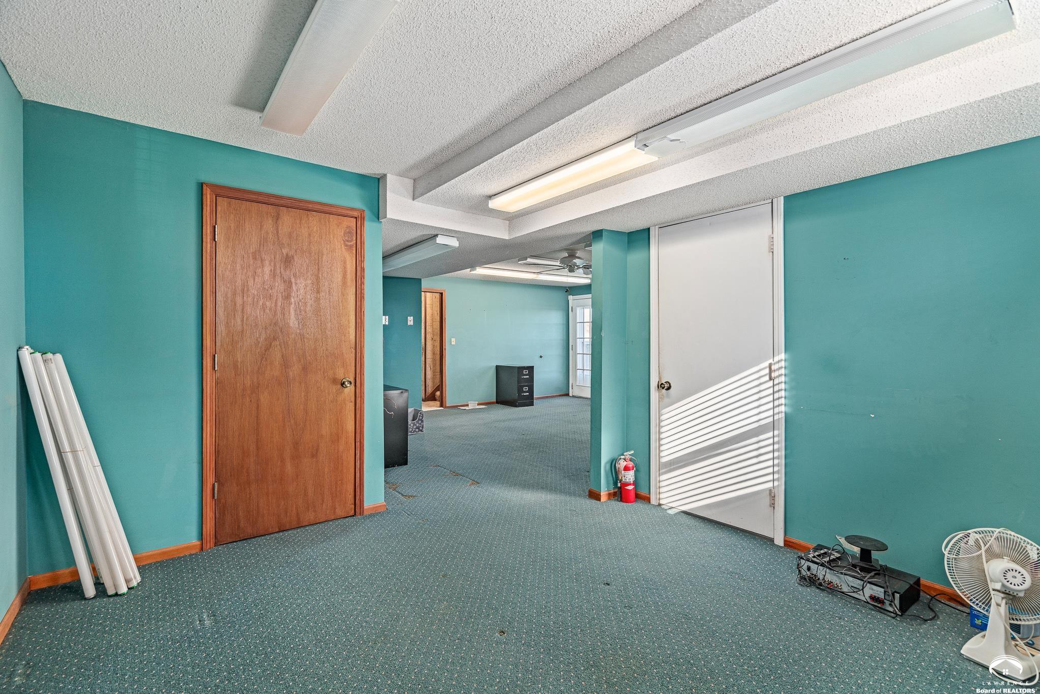 8636 Cedar Niles Road Lenexa, KS 66227 - Photo 32 of 56