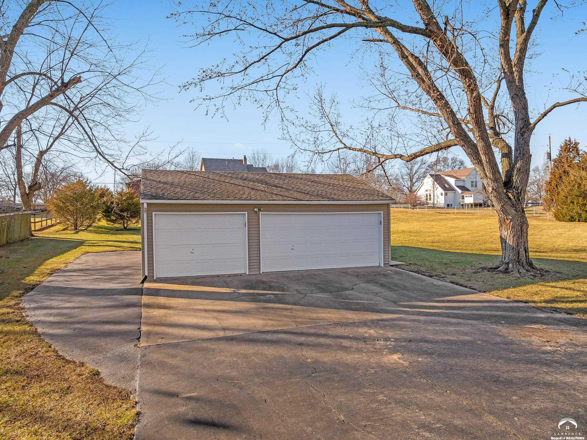 8636 Cedar Niles Road Lenexa, KS 66227 - Photo 40 of 56