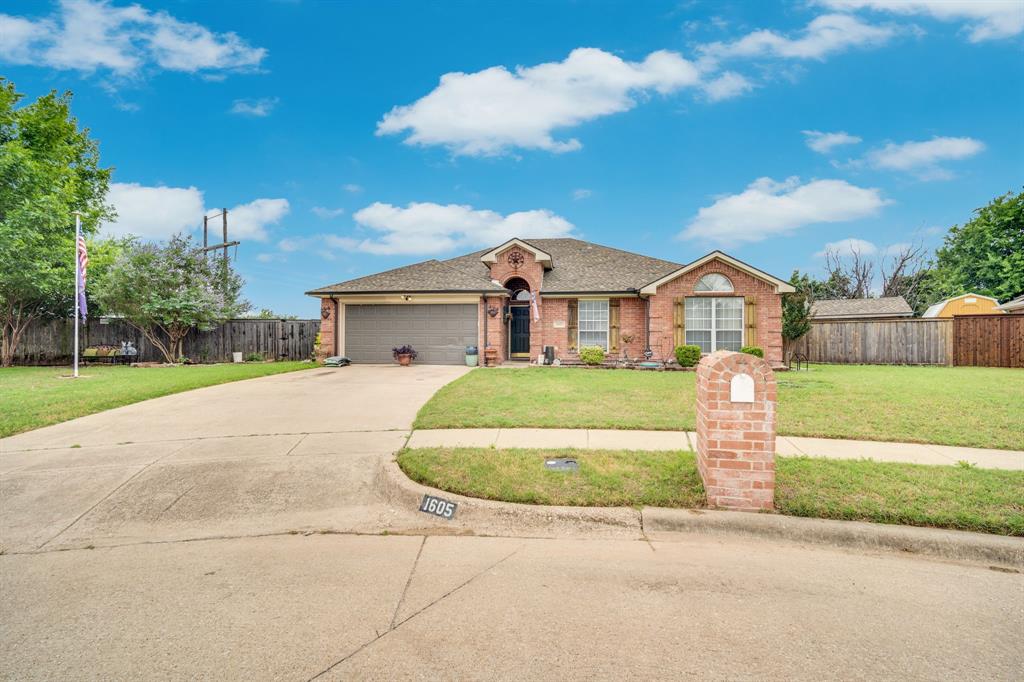 1605 South 3rd Street Midlothian, TX 76065 - Photo 5 of 26 Great location in the center of Midlothian