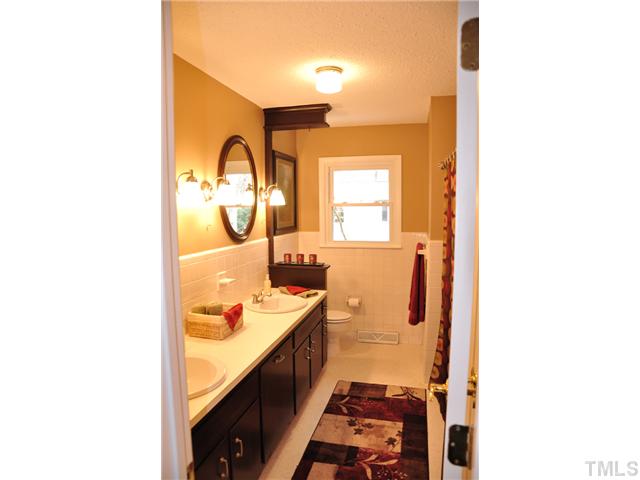 1310 Hampton Valley Road Cary, NC 27511 - Photo 15 of 25 Gallery Image 15