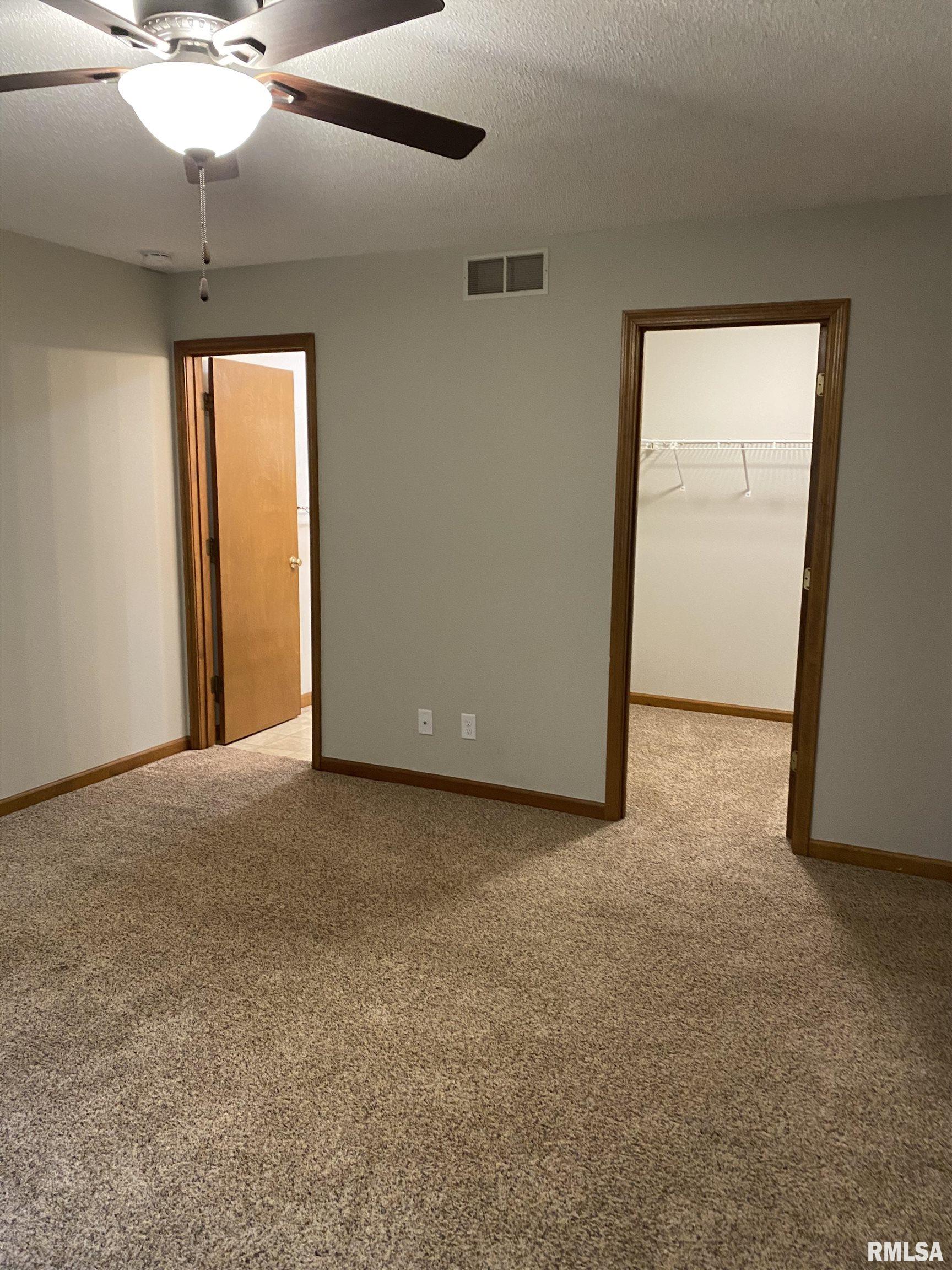 4020-4022 Oakbrook Court Springfield, IL 62711 - Photo 7 of 14 Gallery Image 7