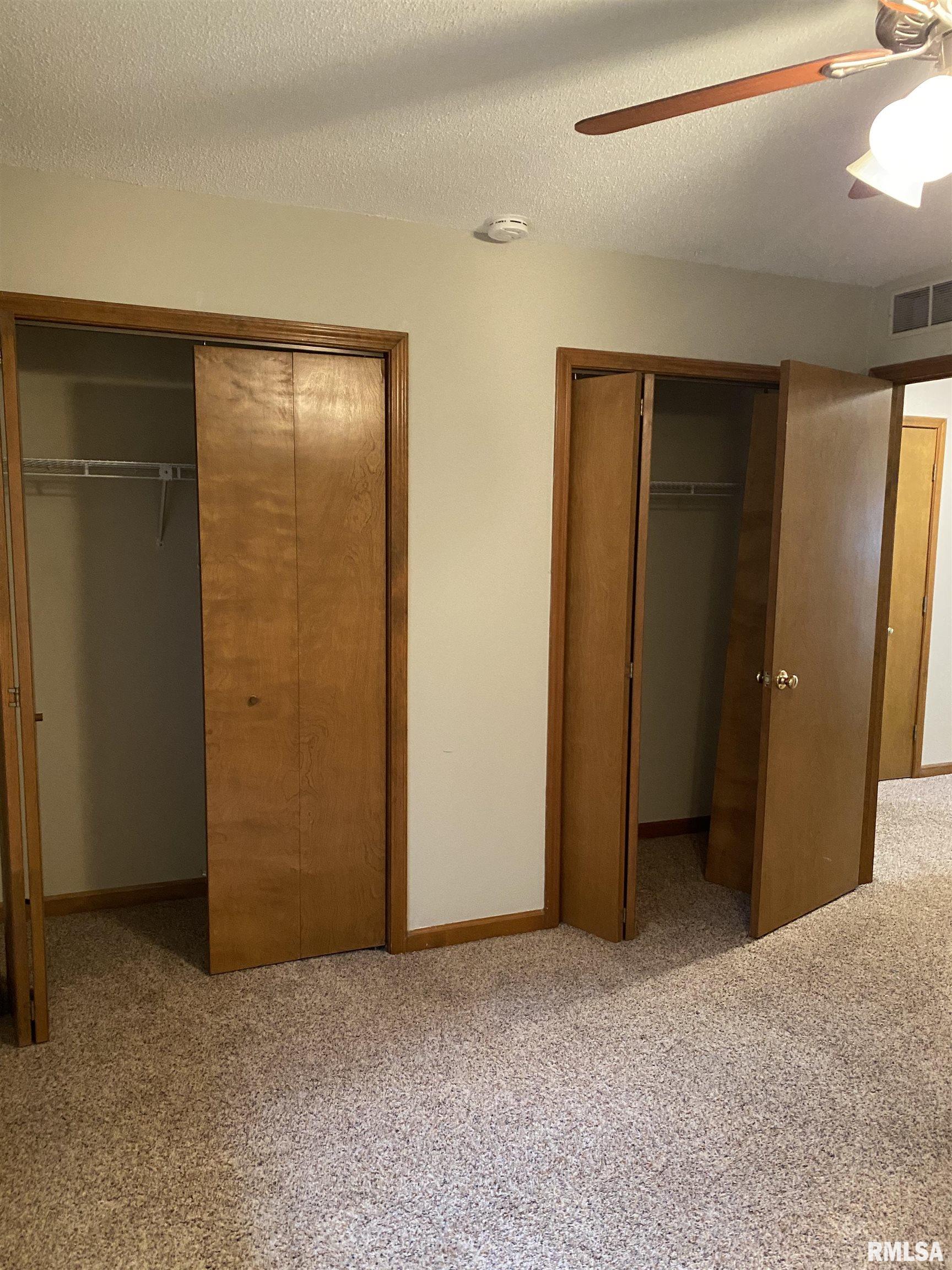 4020-4022 Oakbrook Court Springfield, IL 62711 - Photo 10 of 14 Gallery Image 10