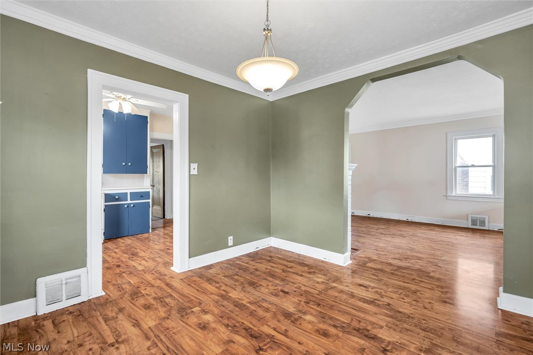 1358 Mayfield Ridge Road Cleveland, OH 44124 - Photo 7 of 19 dining room