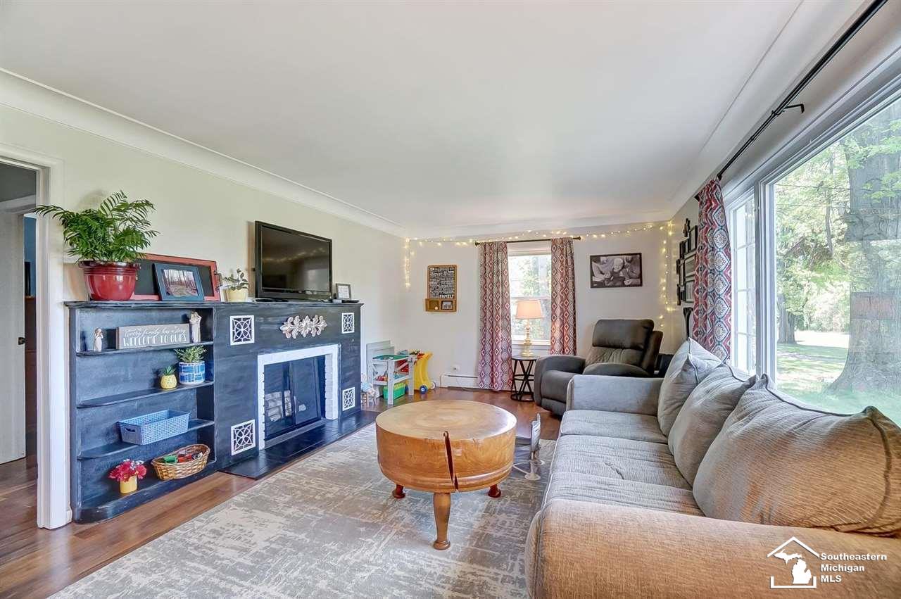 6700 Douglas Road Lambertville, MI 48144 - Photo 7 of 44 50074520-6.JPG