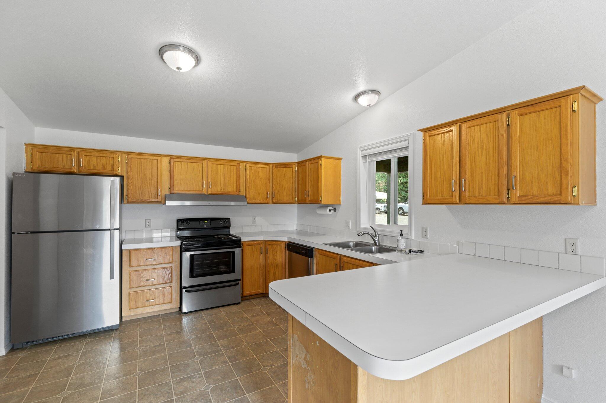 2402 Upper River Road Grants Pass, OR 97526 - Photo 13 of 33 27-web-or-mls-WCIL0074