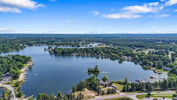 $2,450 | 9780 Alamo Court, Canadian Lakes, MI 49346