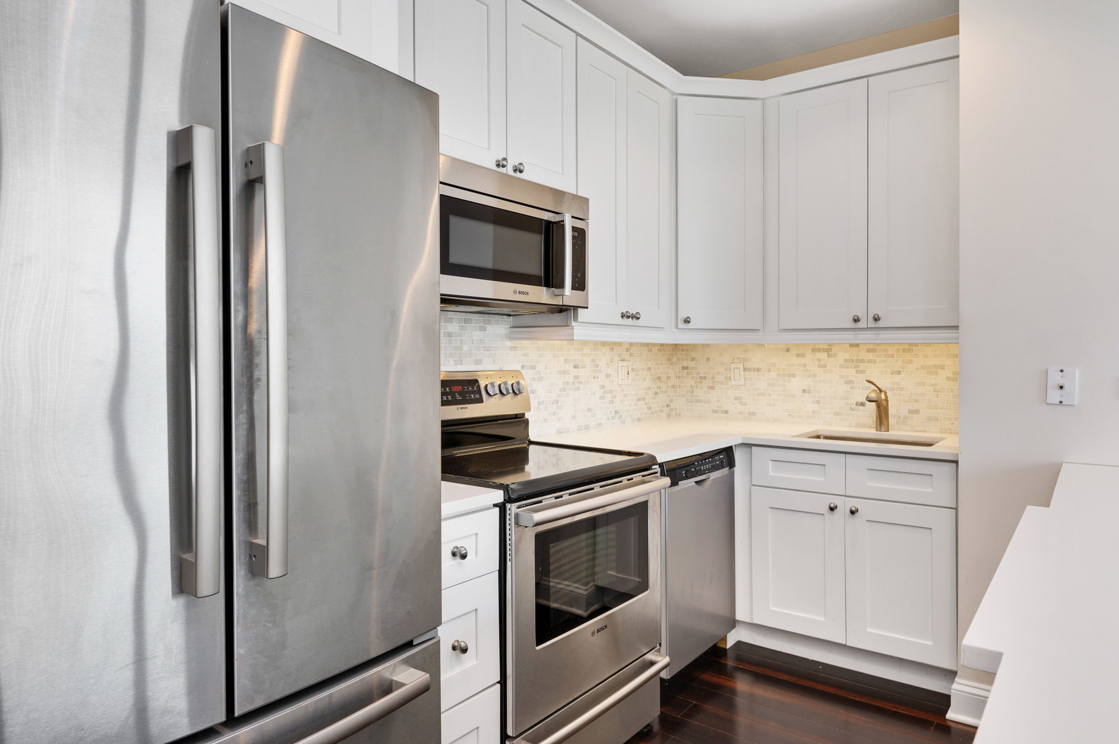 501 North Clinton Street, Unit 901 Chicago, IL 60654 - Photo 4 of 32