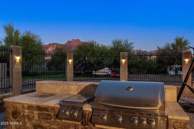 $949,000 | 117 North Arroya Road, Apache Junction, AZ 85119