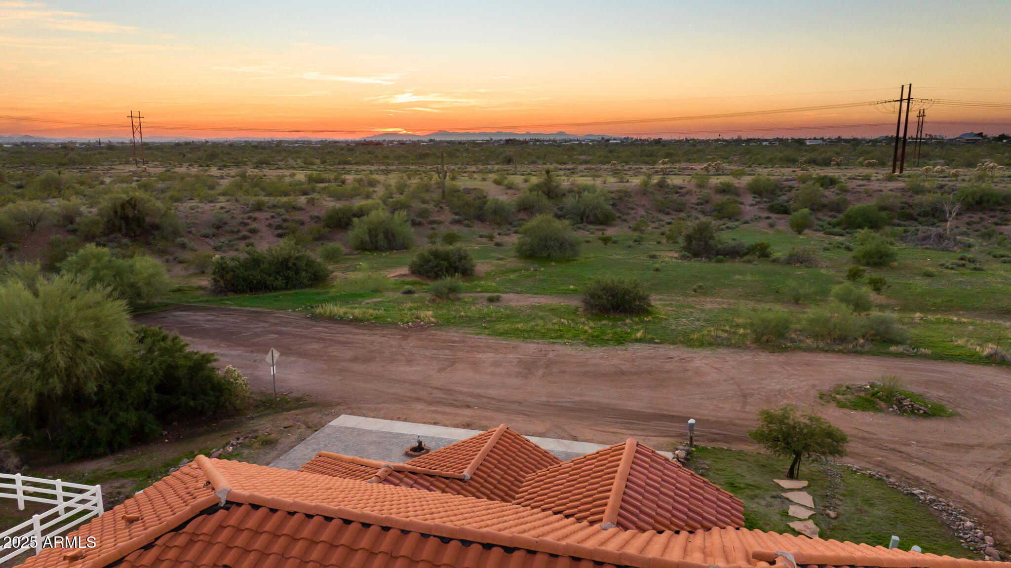 117 North Arroya Road Apache Junction, AZ 85119 - Photo 4 of 27 a view of a yard with an outdoor space