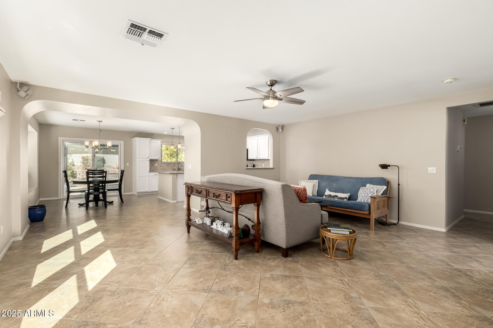 4040 East Rowel Road Phoenix, AZ 85050 - Photo 8 of 40 08 - Rowel 4040