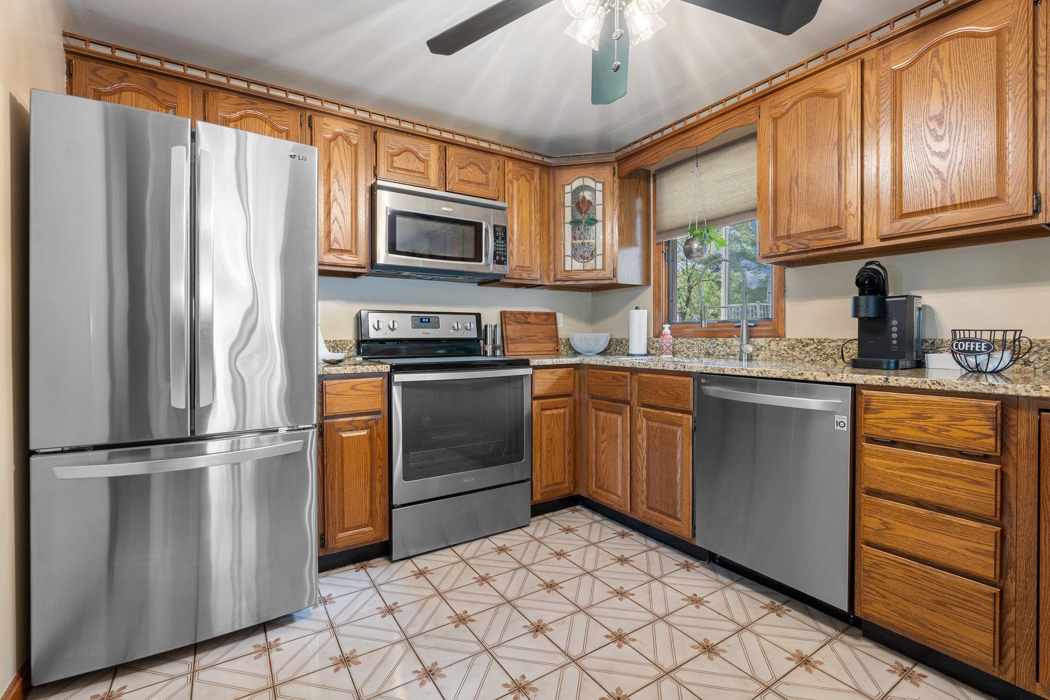 396 Huse Road Manchester, NH 03103 - Photo 5 of 36