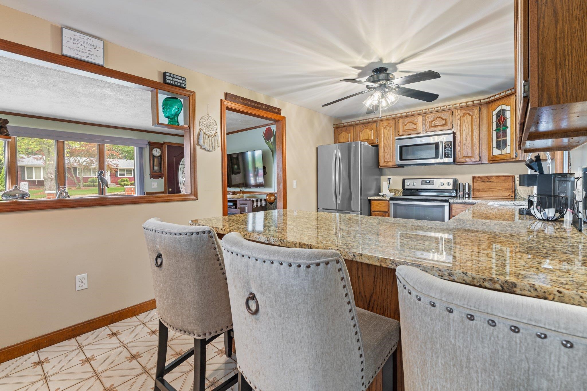 396 Huse Road Manchester, NH 03103 - Photo 7 of 36