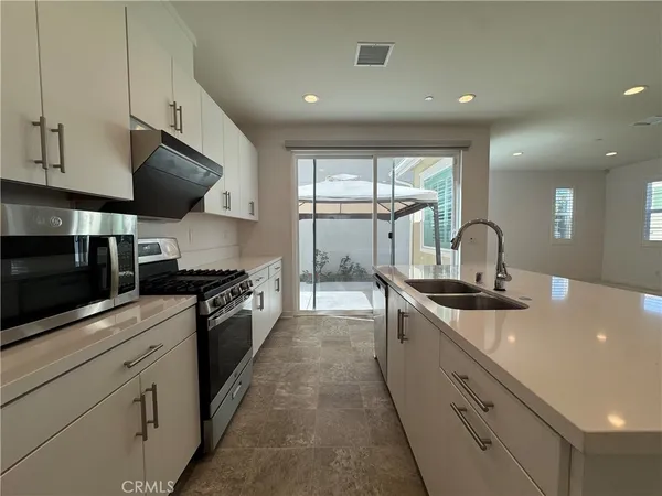 $3,500 | 7018 Aloe Lane, Fontana, CA 92336