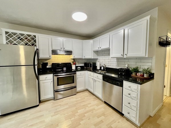 4 Erick Road, Unit 104 Mansfield, MA 02048 - Photo 6 of 27 Gallery Image 6