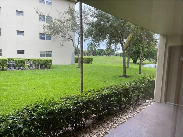$1,950 | 400 Southwest 134th Way, Unit 102F, Pembroke Pines, FL 33027