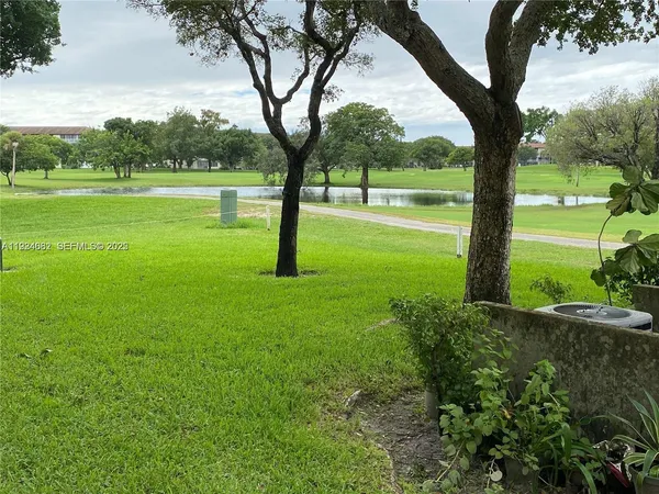 $1,950 | 400 Southwest 134th Way, Unit 102F, Pembroke Pines, FL 33027