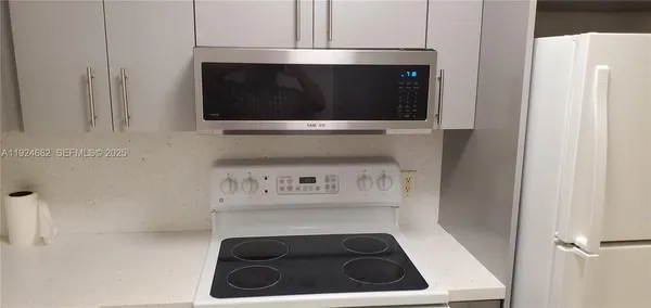 $1,950 | 400 Southwest 134th Way, Unit 102F, Pembroke Pines, FL 33027