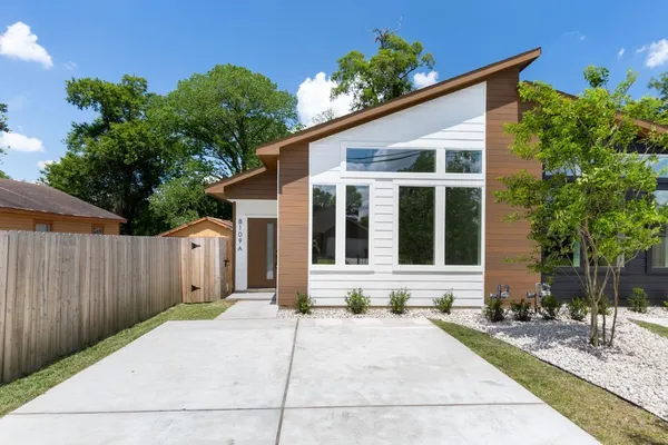 $2,100 | 8109 Hamlet Street, Unit A, Houston, TX 77078