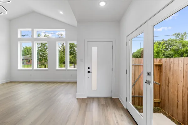 $2,100 | 8109 Hamlet Street, Unit A, Houston, TX 77078