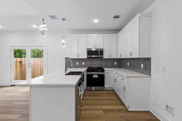 $2,100 | 8109 Hamlet Street, Unit A, Houston, TX 77078