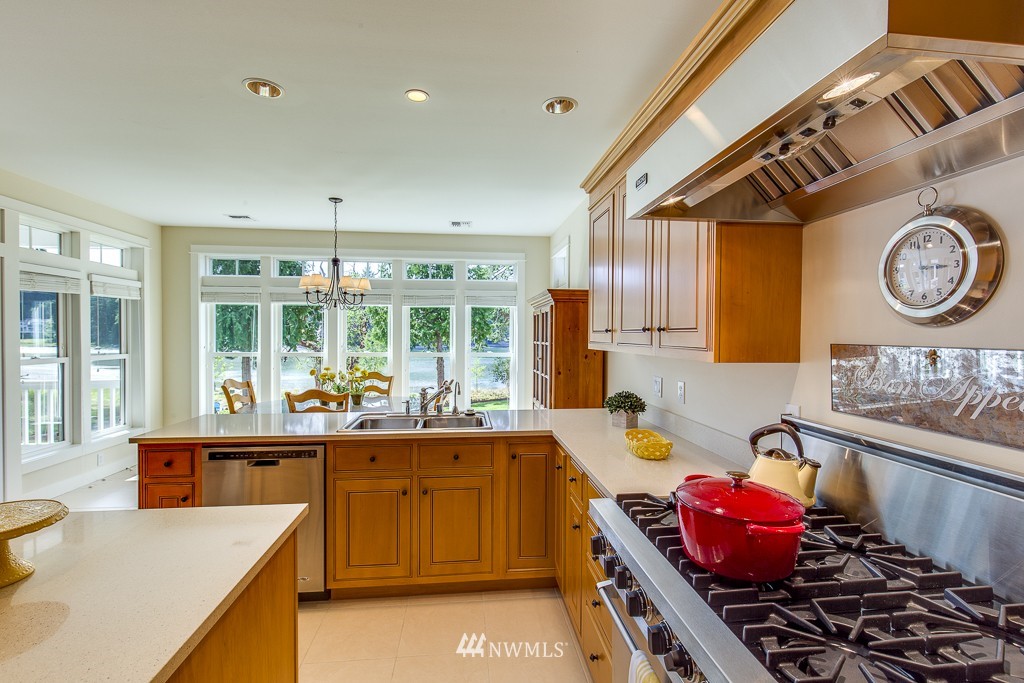 15809 Virginia Point Road Northeast Poulsbo, WA 98370 - Photo 11 of 25