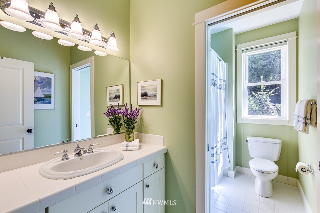 15809 Virginia Point Road Northeast Poulsbo, WA 98370 - Photo 17 of 25