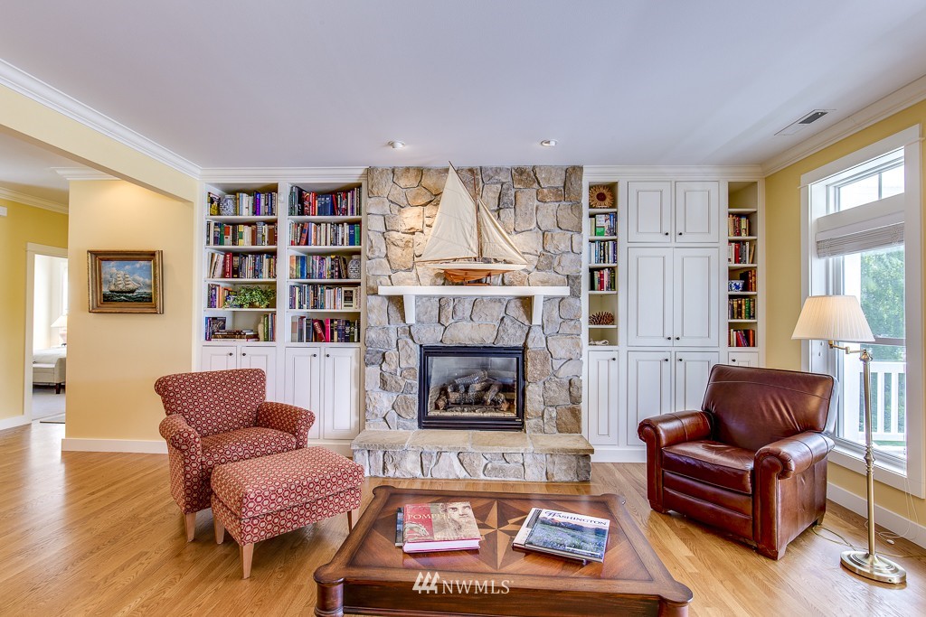 15809 Virginia Point Road Northeast Poulsbo, WA 98370 - Photo 4 of 25