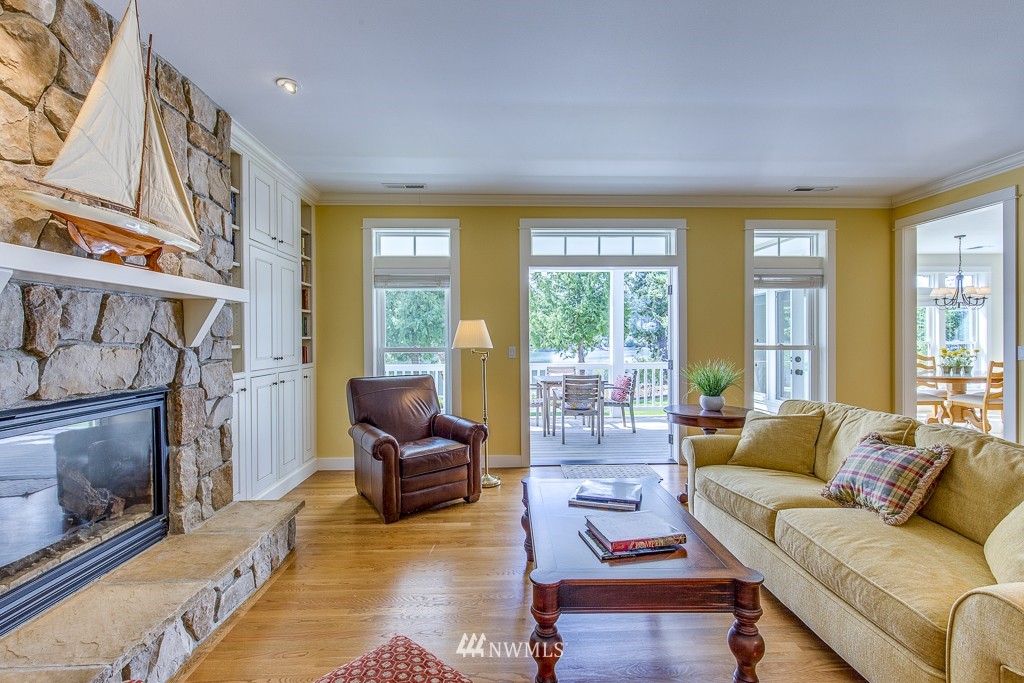 15809 Virginia Point Road Northeast Poulsbo, WA 98370 - Photo 5 of 25