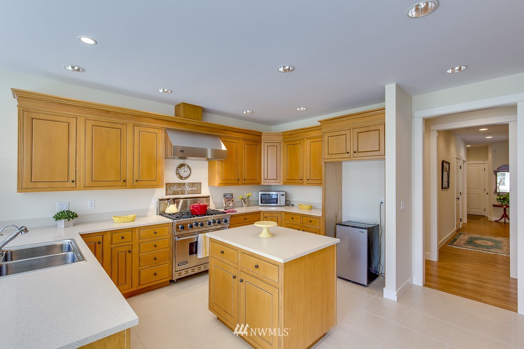 15809 Virginia Point Road Northeast Poulsbo, WA 98370 - Photo 10 of 25