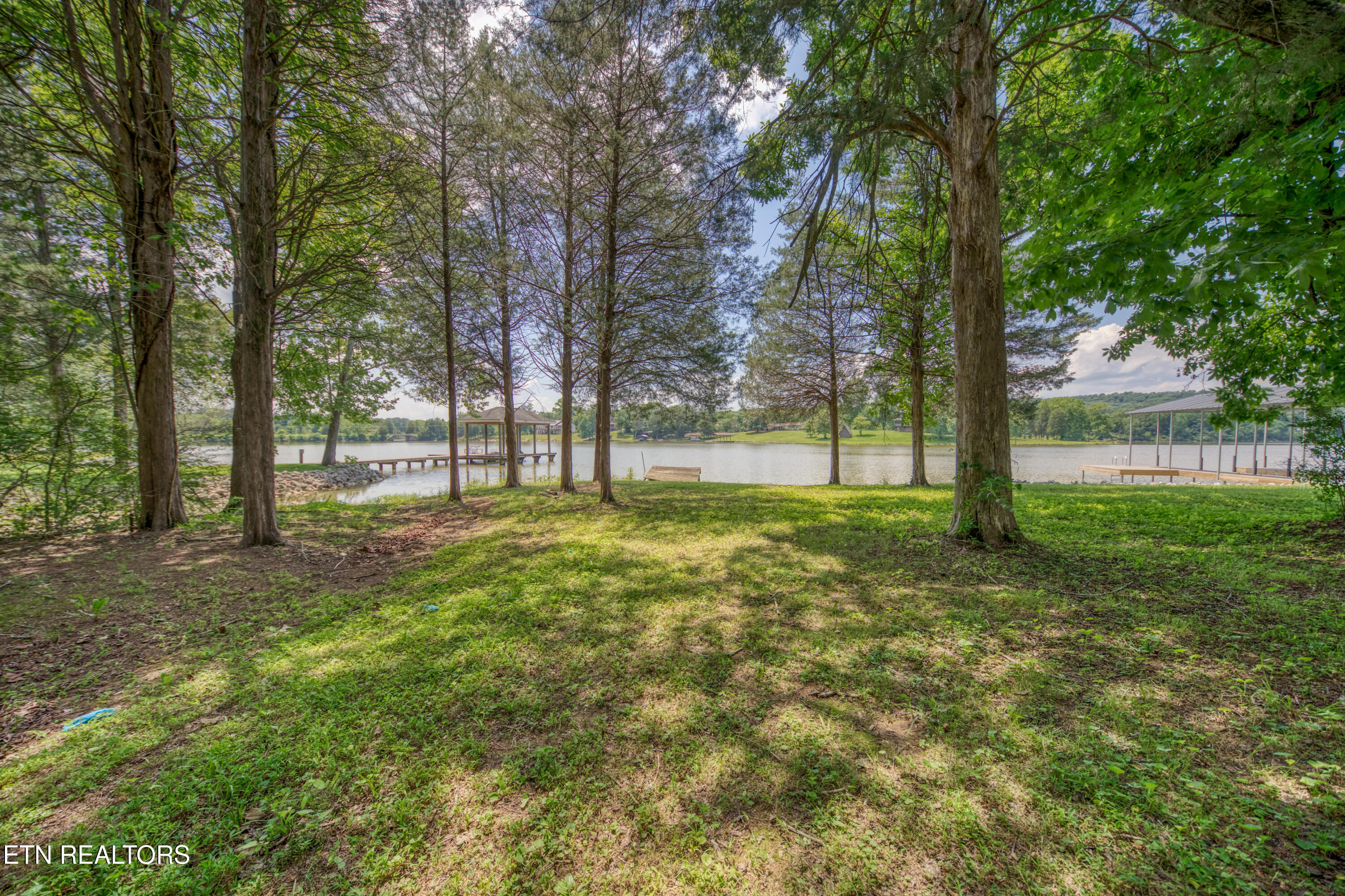 307 Anglers Cove Road Kingston, TN 37763 - Photo 6 of 44 0H3A9627_55_Original