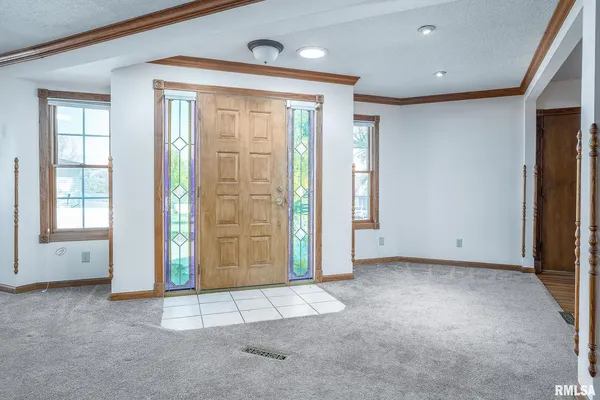 $269,000 | 3812 North Thornwood Avenue, Davenport, IA 52806