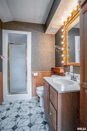 $269,000 | 3812 North Thornwood Avenue, Davenport, IA 52806