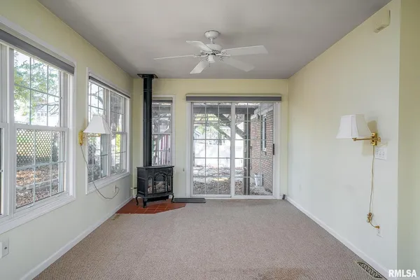 $269,000 | 3812 North Thornwood Avenue, Davenport, IA 52806