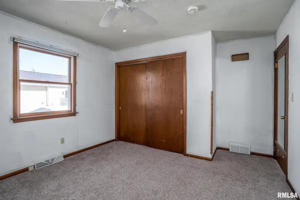 $269,000 | 3812 North Thornwood Avenue, Davenport, IA 52806