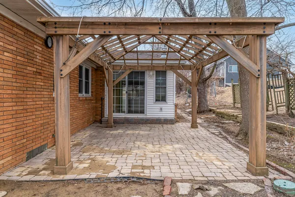 $269,000 | 3812 North Thornwood Avenue, Davenport, IA 52806