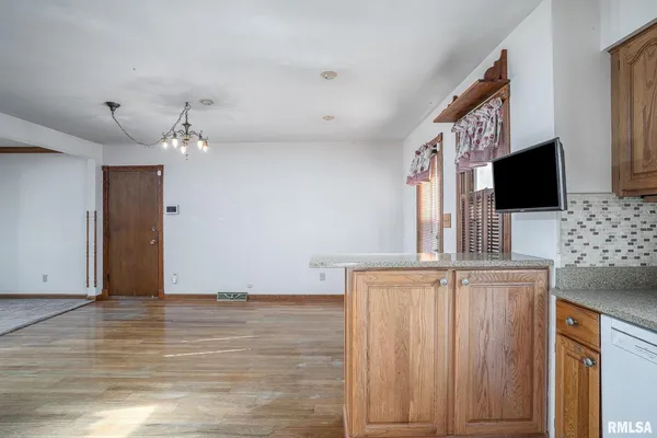 $269,000 | 3812 North Thornwood Avenue, Davenport, IA 52806