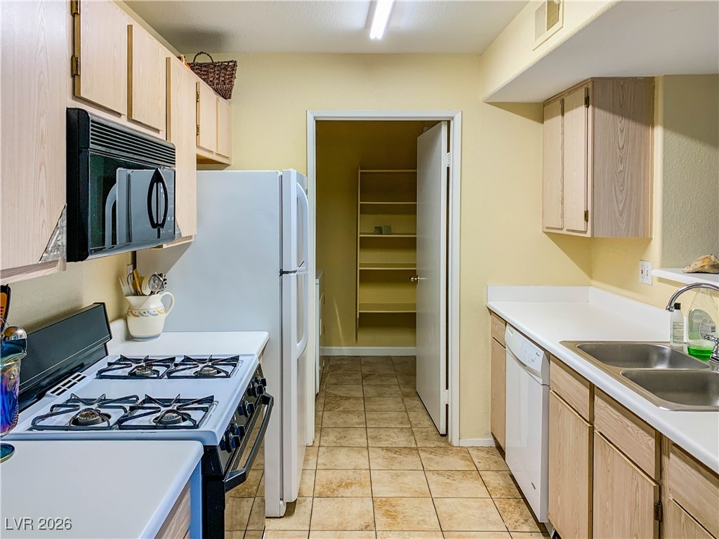 7885 West Flamingo Road, Unit 1066 Las Vegas, NV 89147 - Photo 6 of 17