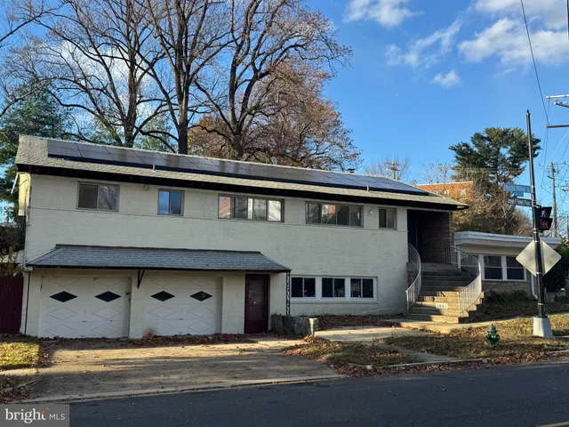 $950,000 | 1601 North Portal Drive Northwest, Washington, DC 20012